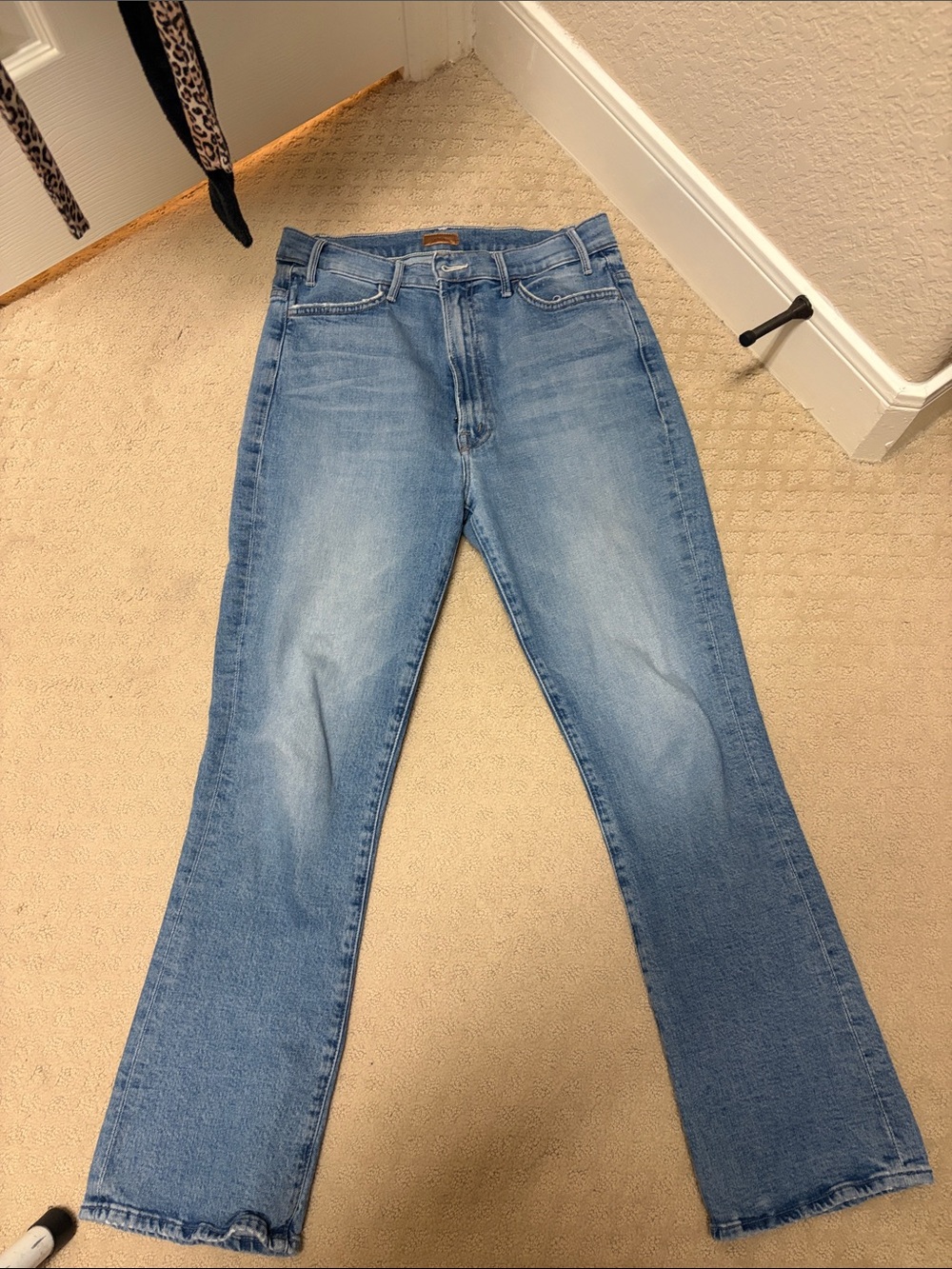 Mother Hustler Ankle Jeans